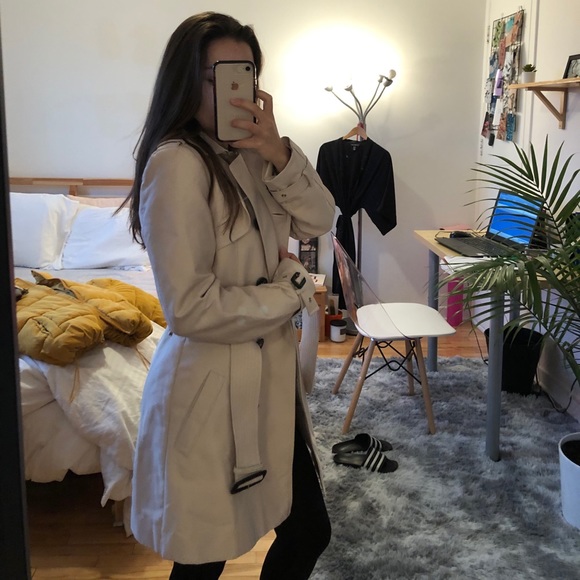 Spring coat. - Picture 2 of 4